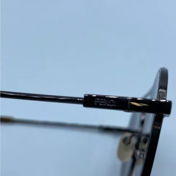 600$ Authentic Fendi Polarised Glasses Unisex. Full Inclusion. - Picture 4 of 10